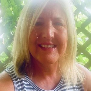 Meet your Posher, Laurie